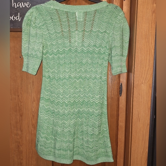 A Daytrip Green Knit Tunic Top Mini Dress In A Size Medium. NWT. - Picture 8 of 8